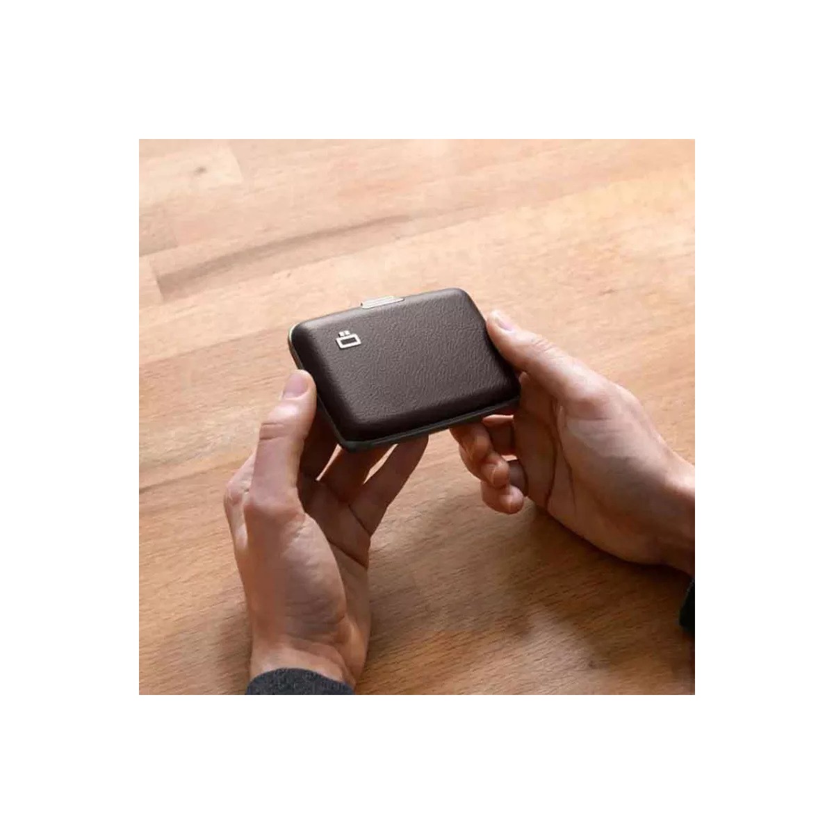 Ögon Stockholm - Tarjetero en aluminio Simili...