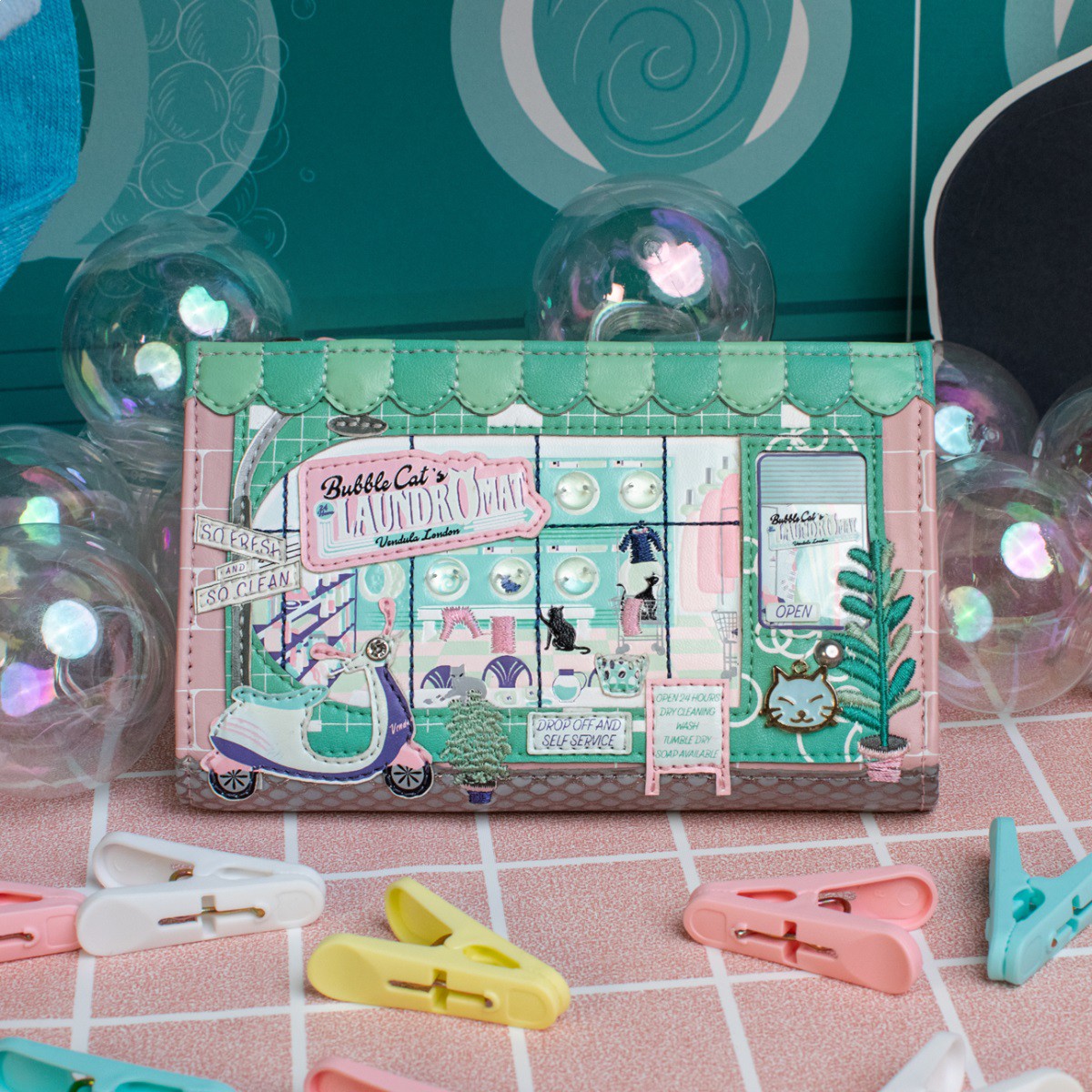 Bubble Cats Laundromat Compact Fold Wallet