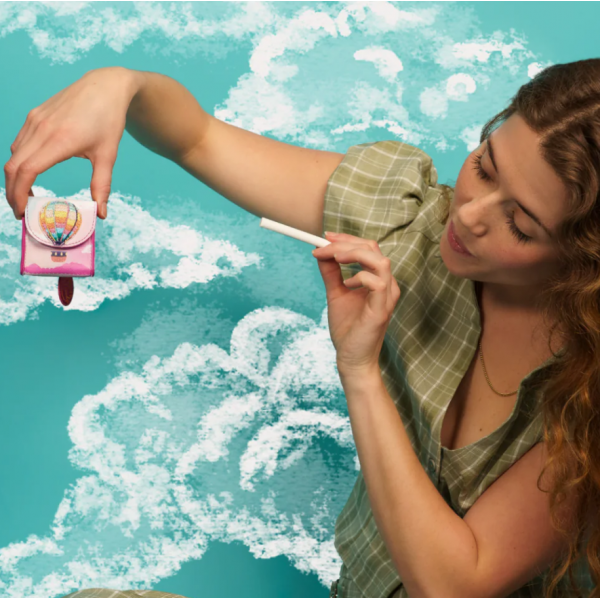 Vendula Above The Clouds - Llavero "Pods Case"